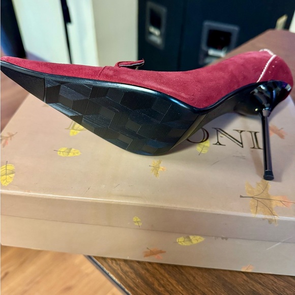 Basconi Women's Imported Italian Leather Heels - Picture 5 of 9